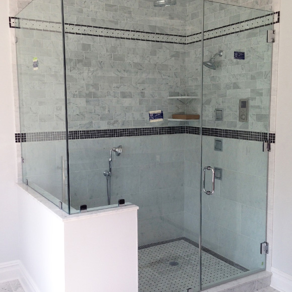 SLIDING FRAMELESS SHOWER DOOR. INSTALLATION INCLUDED (HUDSON AND