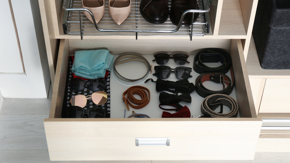 Shoe-Racks-and-closet-accessory-storage