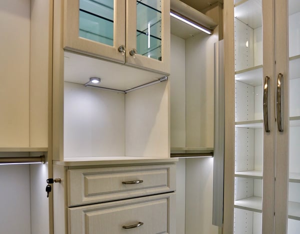 Walkin-closet-lighting