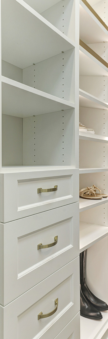 https://www.innovativeclosetdesigns.com/hs-fs/hubfs/hero-walkin-closet-1.jpg?width=1024&name=hero-walkin-closet-1.jpg