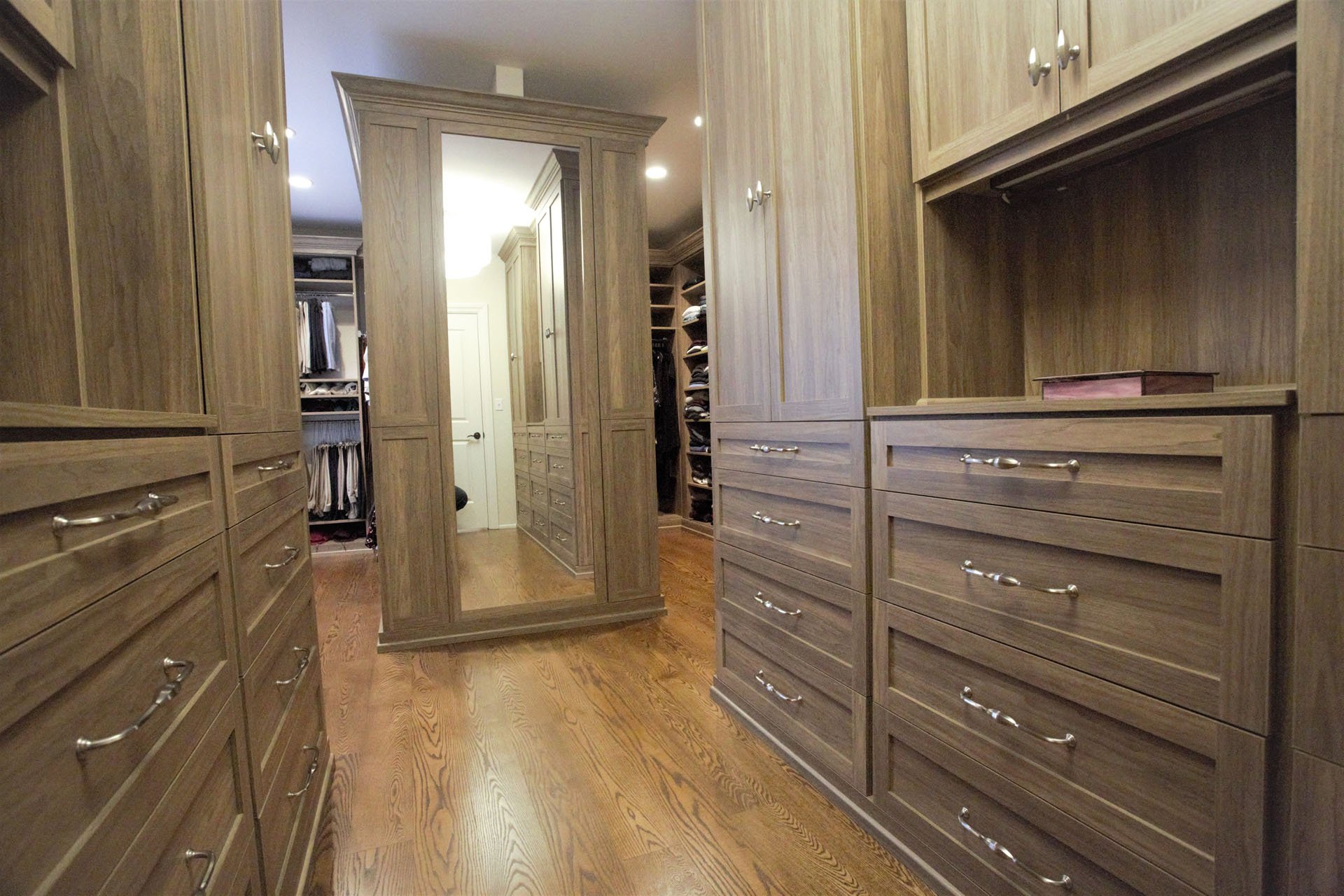 Hero-Innovative-Closet-Designs-Custom-Closets-9-123A3080 jpg