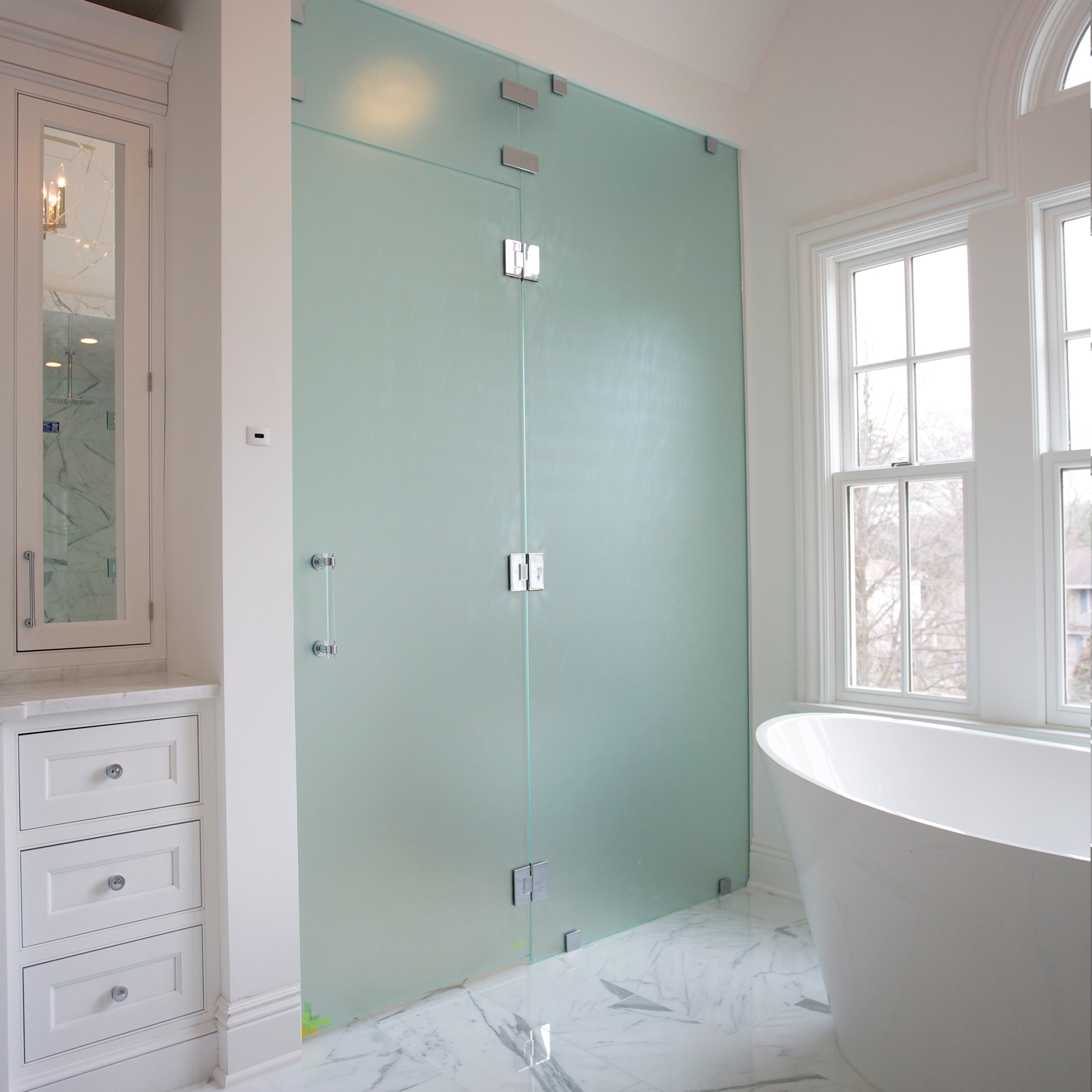 Innovative-Closet-Designs-Custom-Shower-Mirror-Glass-123A2109